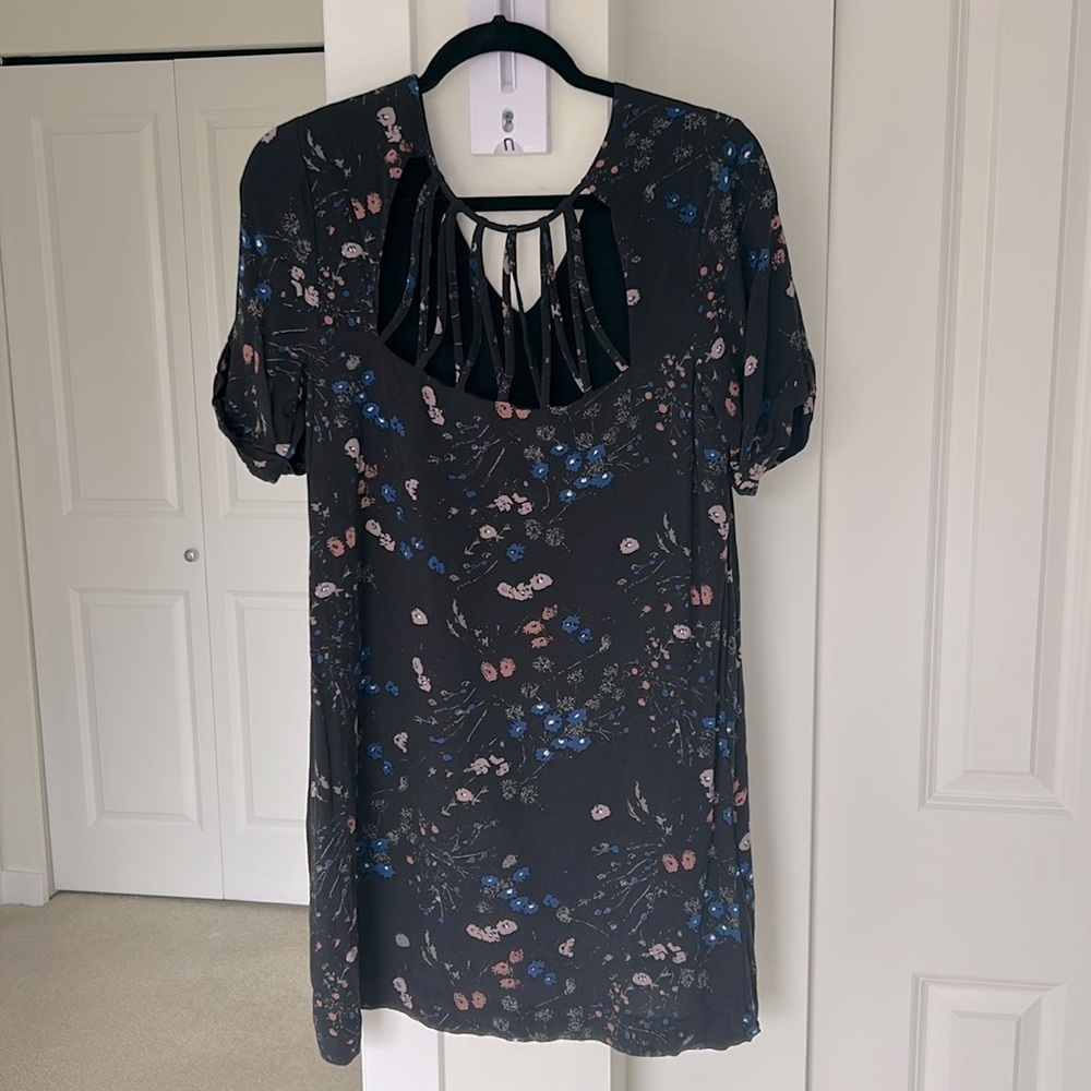 Gentle Fawn Dress - Picture 2 of 4